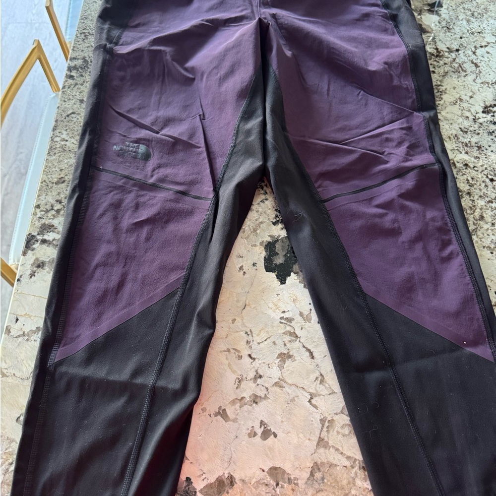 The North Face Woman’s Cargo Pants/Leggings in Black and Purple